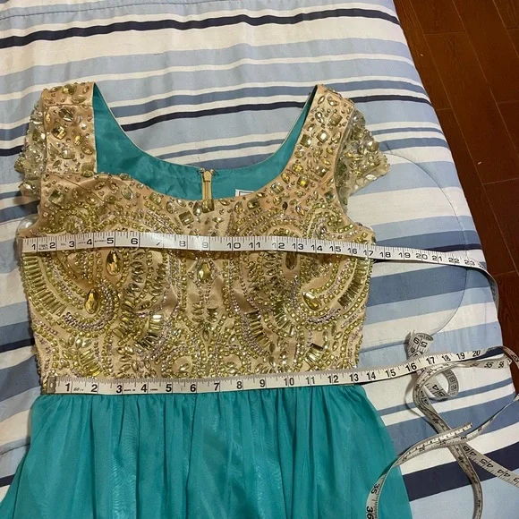 Party Time Special Occasion Green Prom Dress Gold Sequins Beads Jewels size 6 - Picture 6 of 17